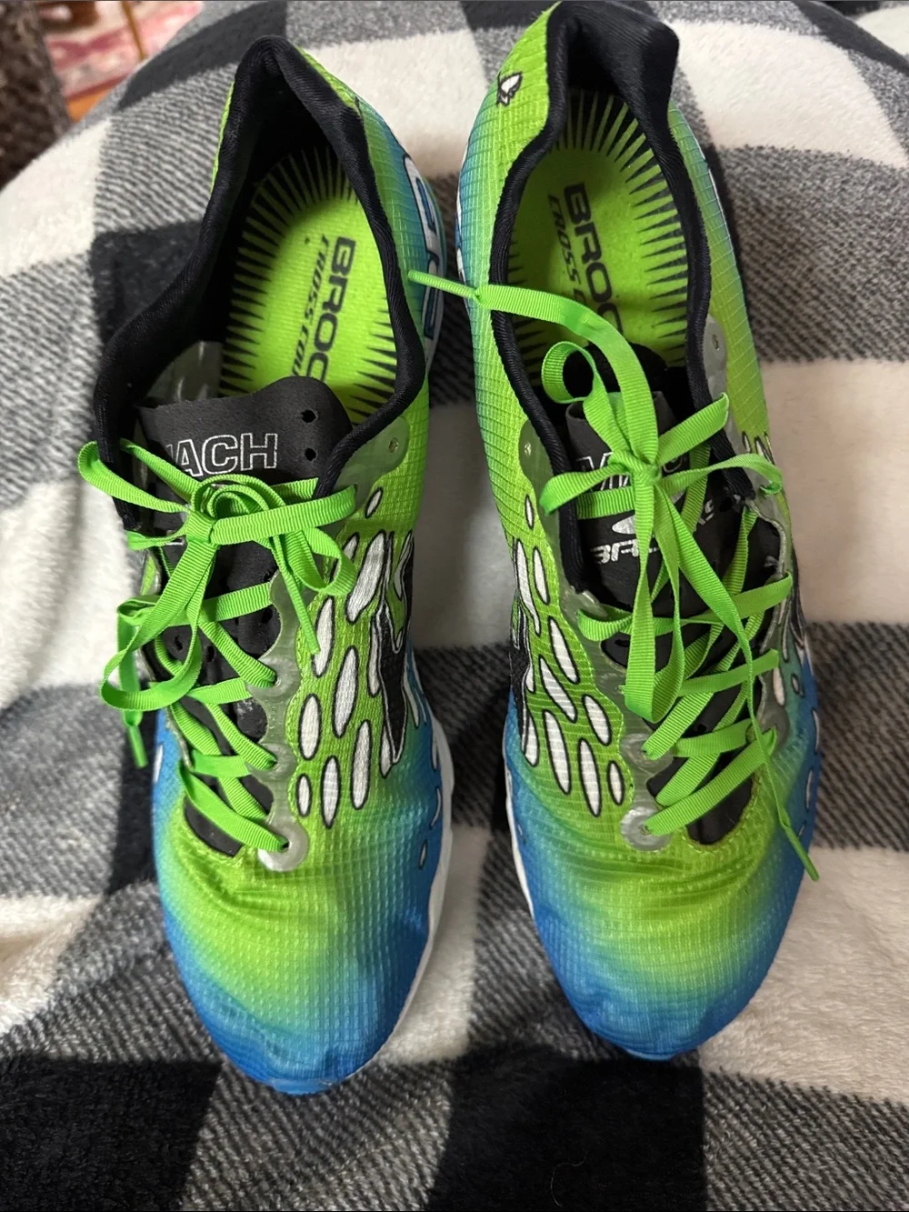 Brooks Mach Blue Green cross country Running Shoes with Neon Green Laces 11.5